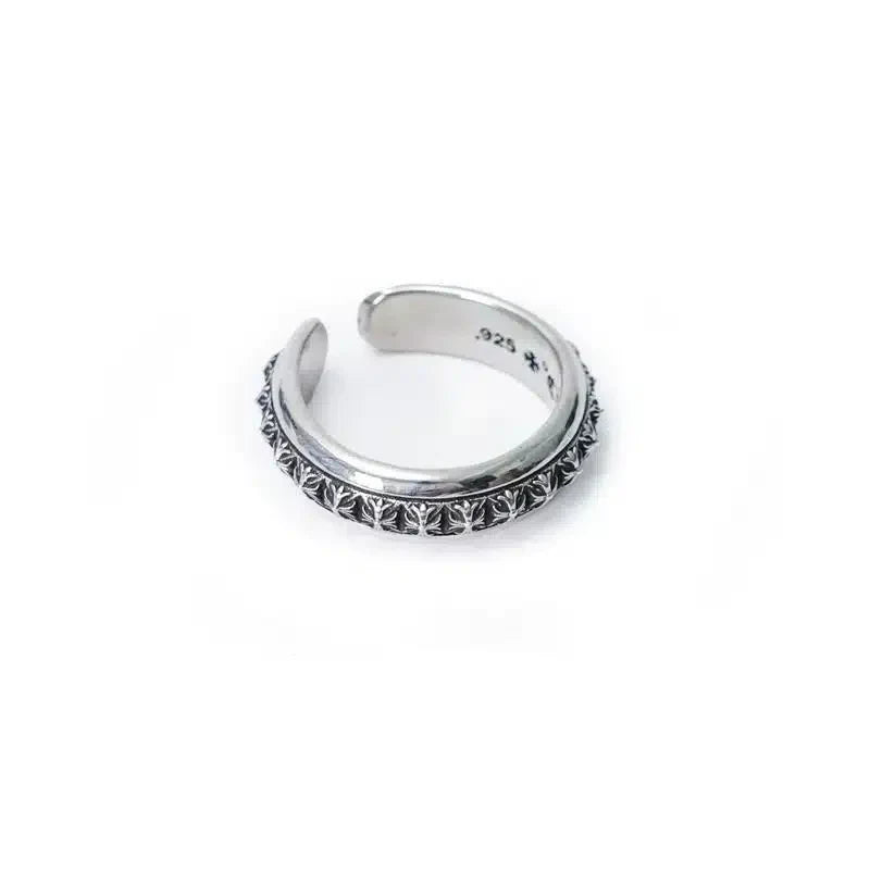 CH PLUS PYRAMID OPEN BAND RING 4